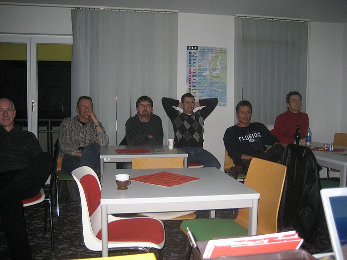 Gruppe beim Video schauen